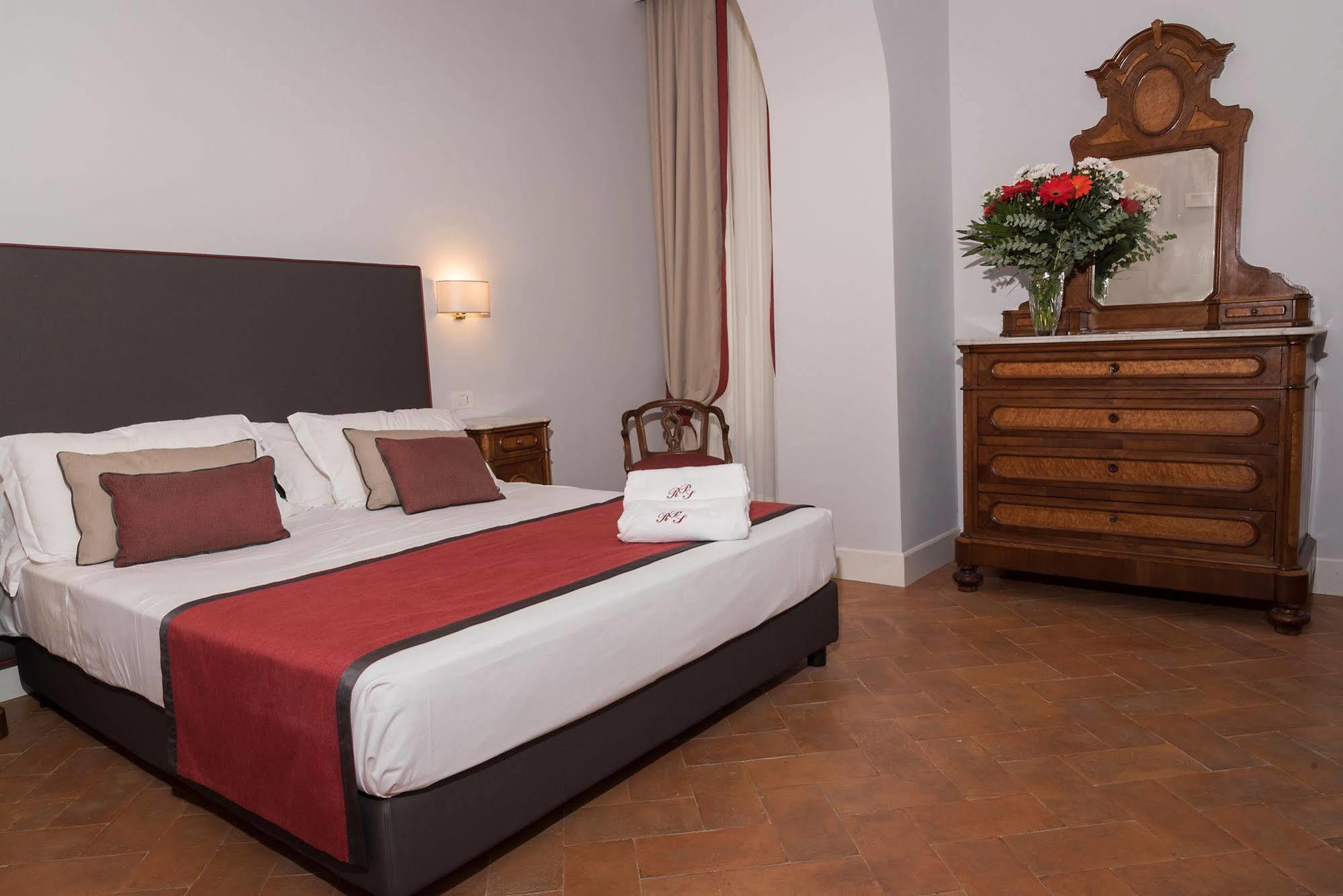 Palazzo Riario Sforza Hotel Naples Exterior photo