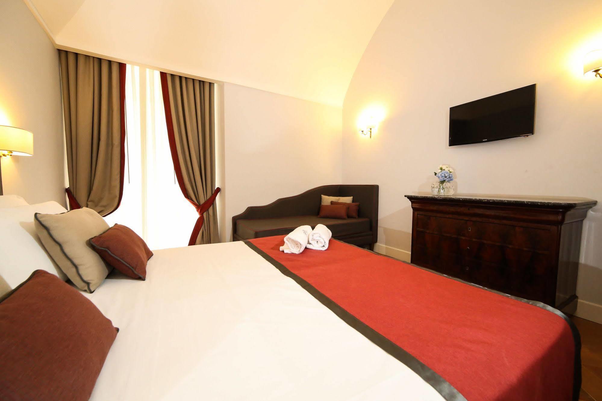 Palazzo Riario Sforza Hotel Naples Exterior photo